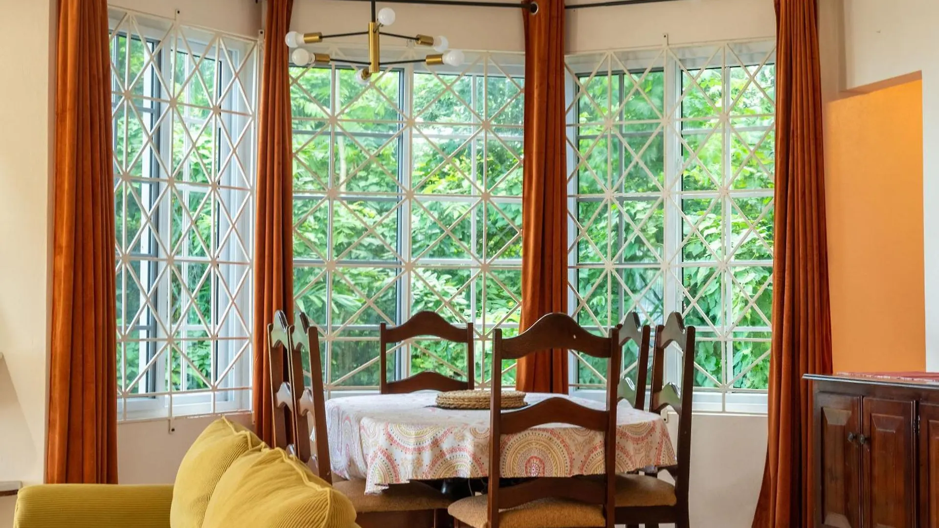 Pampered In Paradise Columbus Heights 2 Bedroom Penthouse Condo Near Ian Fleming Airport Ocho Rios 0*,  Jamaica