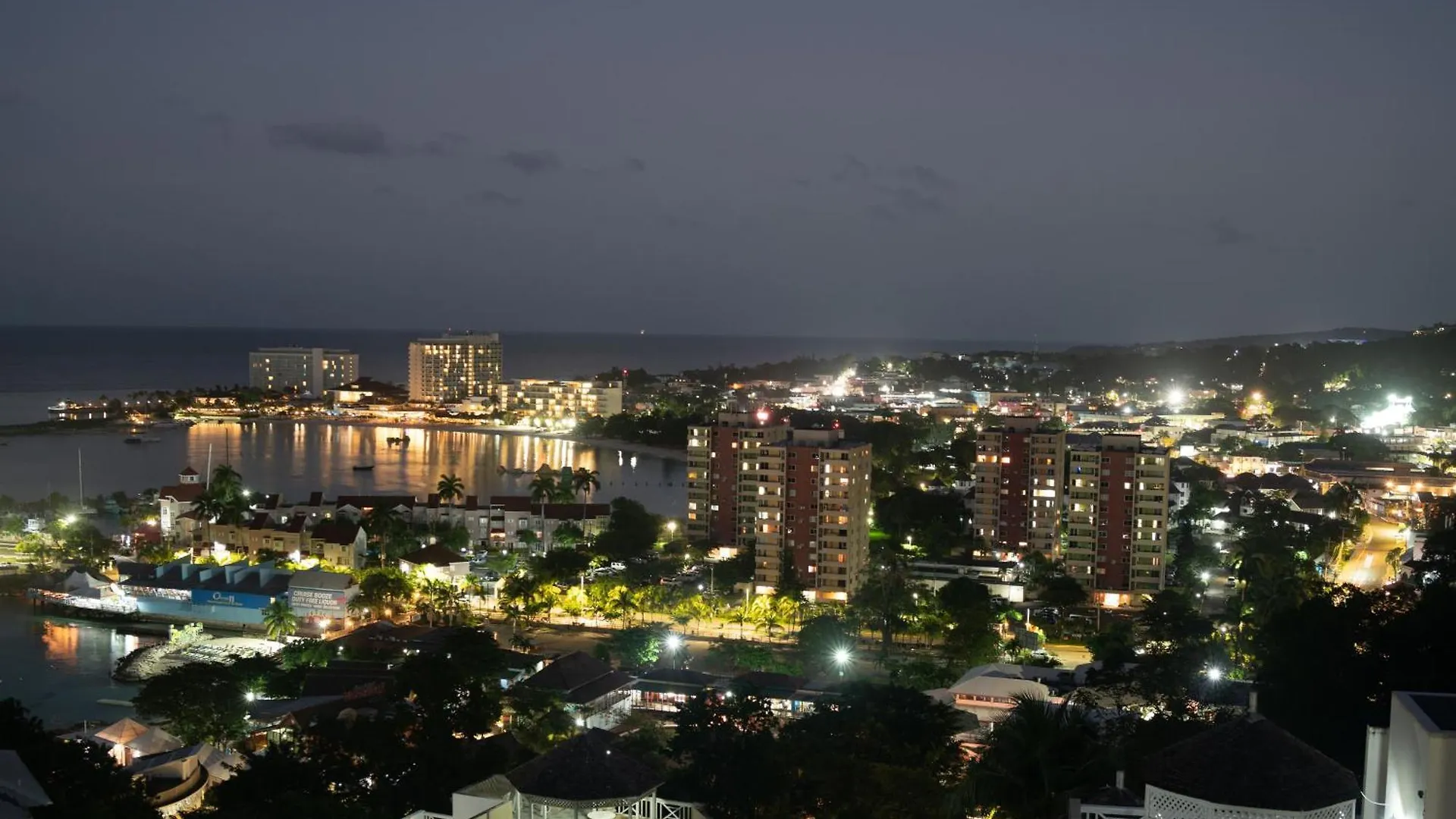 Apartment Pampered In Paradise Columbus Heights 2 Bedroom Penthouse Condo Near Ian Fleming Airport Ocho Rios